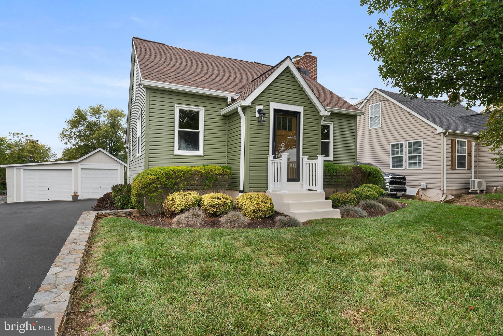 758 North Houcksville Road Hampstead, MD 21074 - Photo 2 of 43 a front view of house with yard and green space