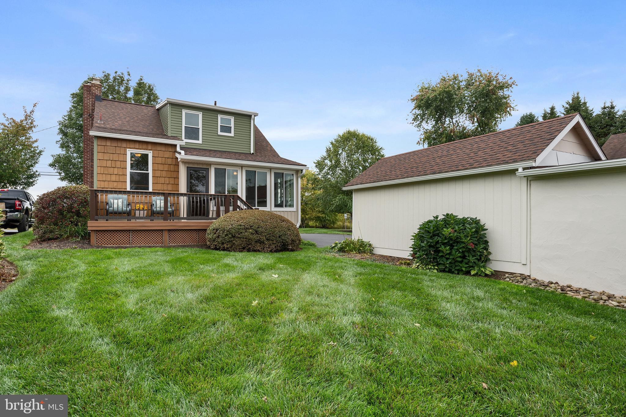 758 North Houcksville Road Hampstead, MD 21074 - Photo 32 of 43 a front view of house with yard and green space