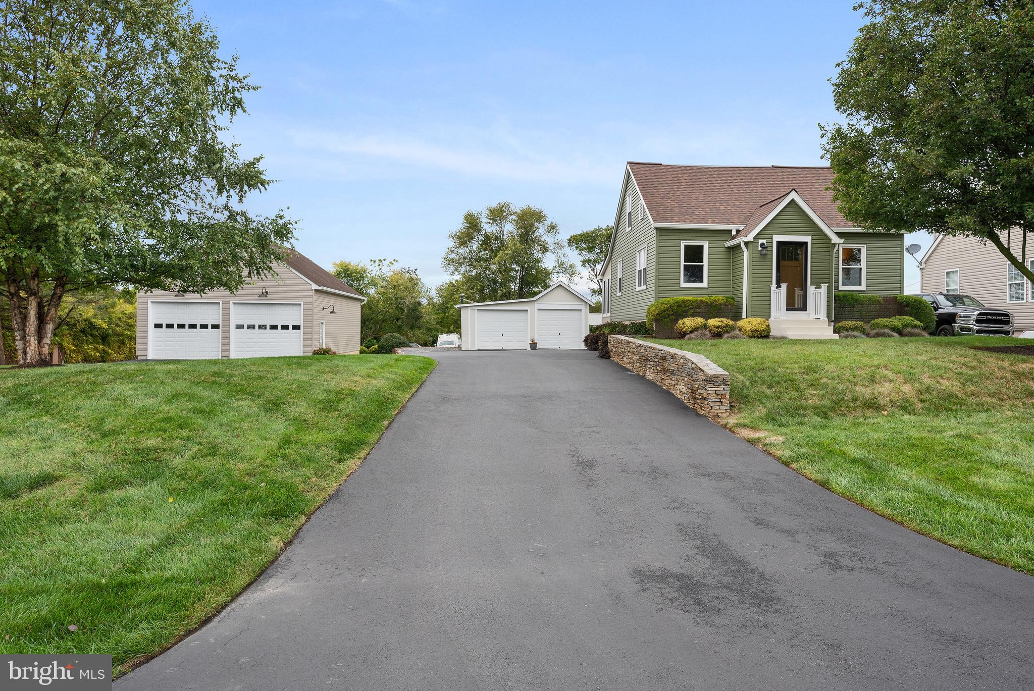 758 North Houcksville Road Hampstead, MD 21074 - Photo 42 of 43 a front view of a house with garden
