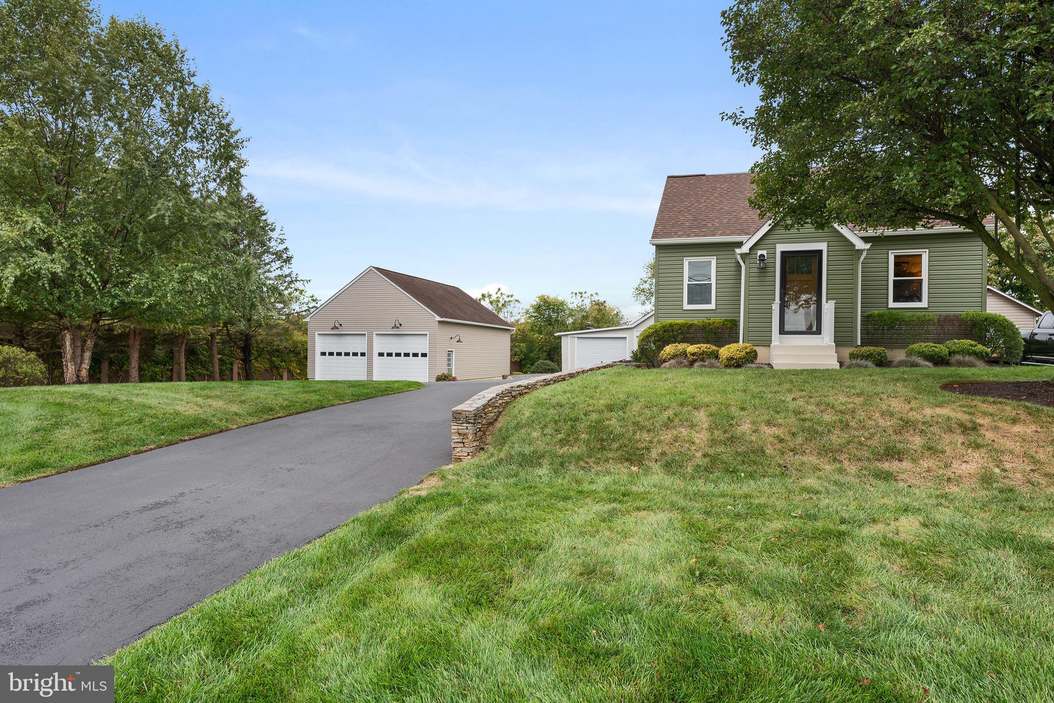 758 North Houcksville Road Hampstead, MD 21074 - Photo 43 of 43 a front view of a house with a yard