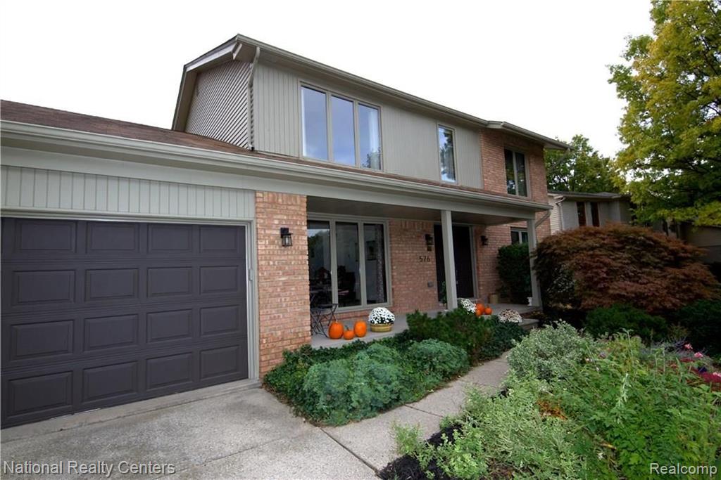 576 Middlebury Lane Rochester Hills, MI 48309 - Photo 2 of 36