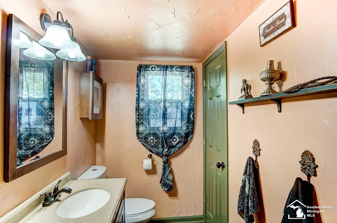 8674 Crabb Road Temperance, MI 48182 - Photo 22 of 55