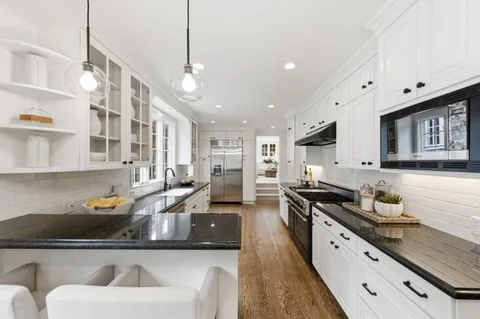 $3,989,000 | 2835 Hillside Drive, Burlingame, CA 94010