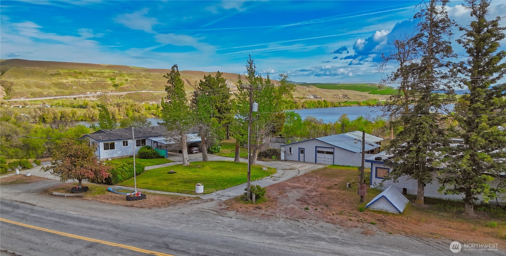 284 Monse Bridge Road Brewster, WA 98812 - Photo 3 of 40