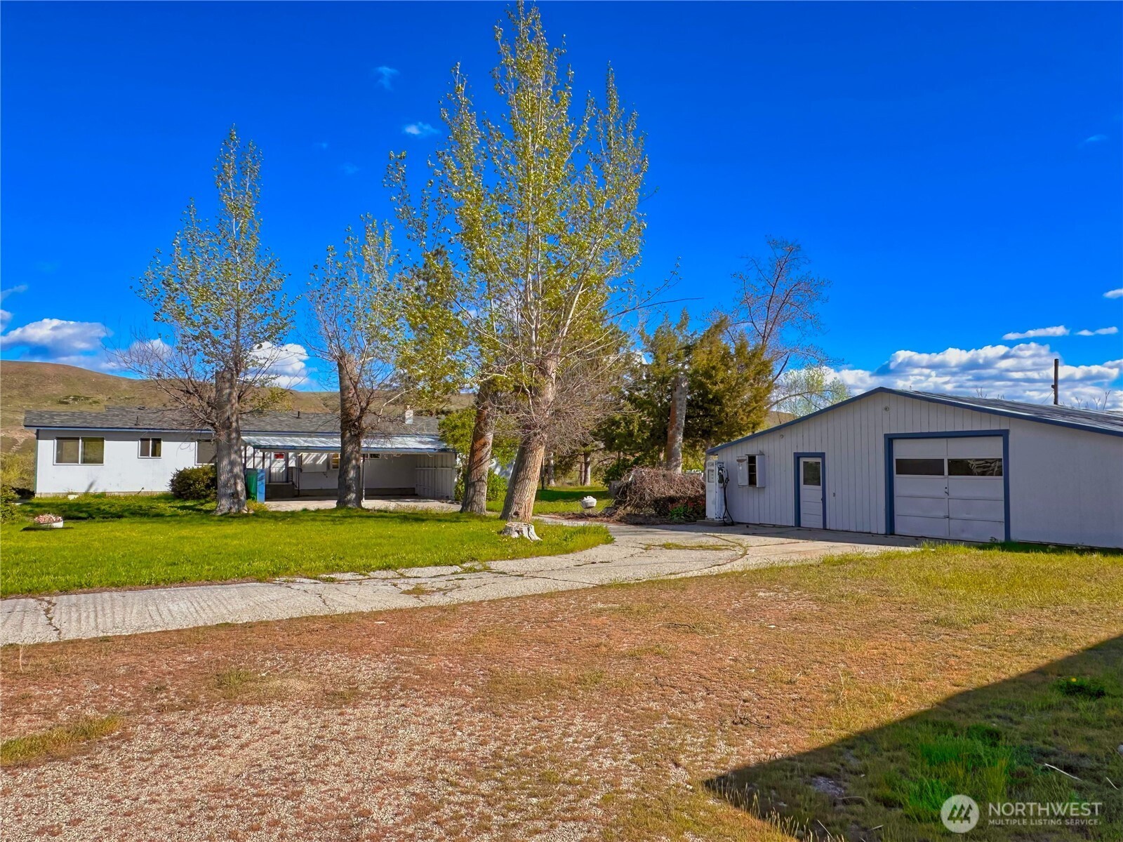 284 Monse Bridge Road Brewster, WA 98812 - Photo 4 of 40