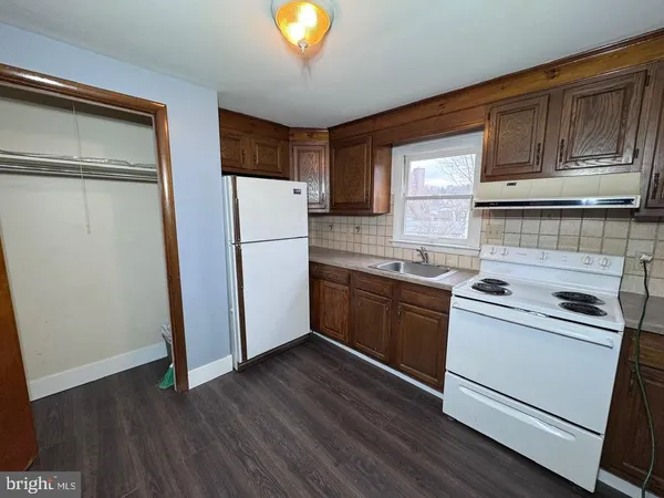 $64,900 | 325 New Castle Street, Minersville, PA 17954