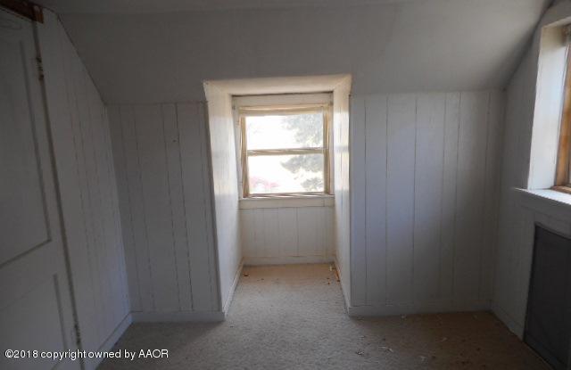 233 Fm 378 Silverton, TX 79257 - Photo 8 of 9 a view of an empty room with a closet