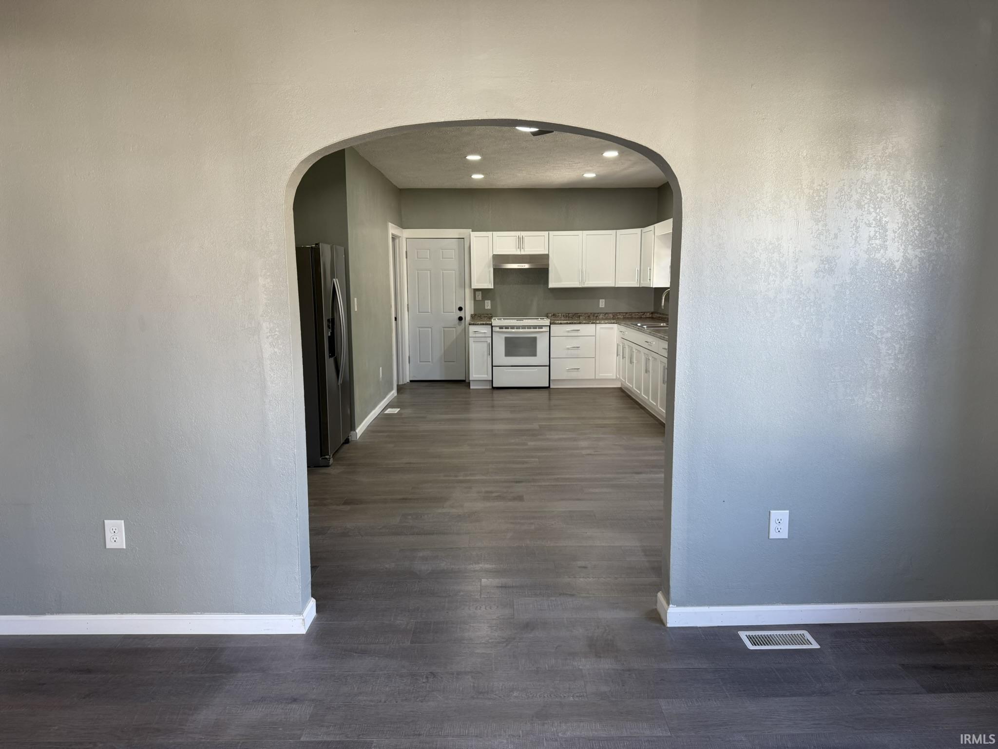 203 West Walnut Street Washington, IN 47501 - Photo 11 of 27