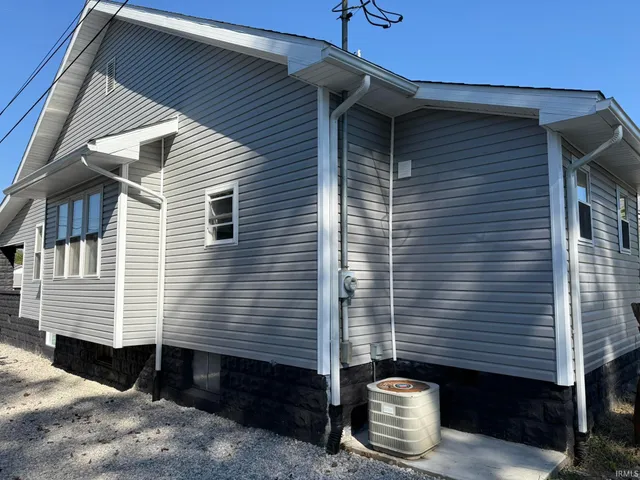 $169,000 | 203 West Walnut Street, Washington, IN 47501