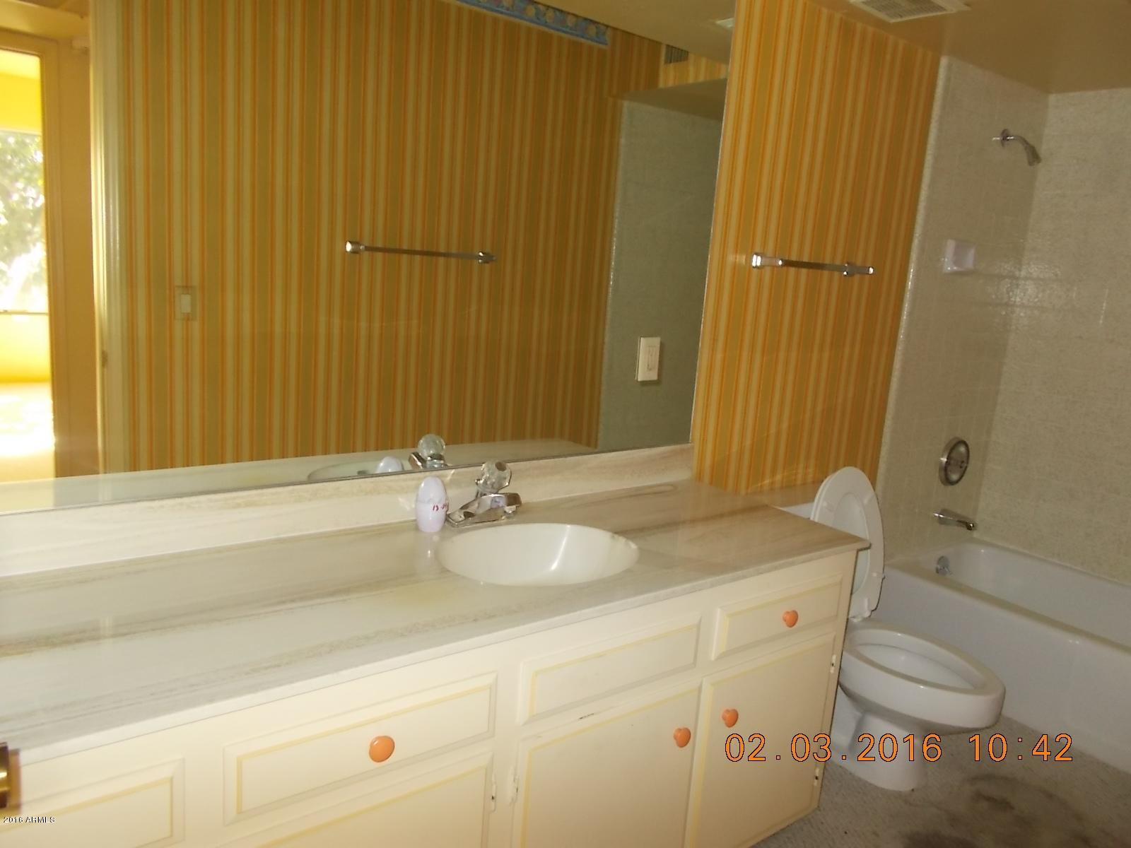 4315 East Piccadilly Road Phoenix, AZ 85018 - Photo 7 of 14 DSCN2449