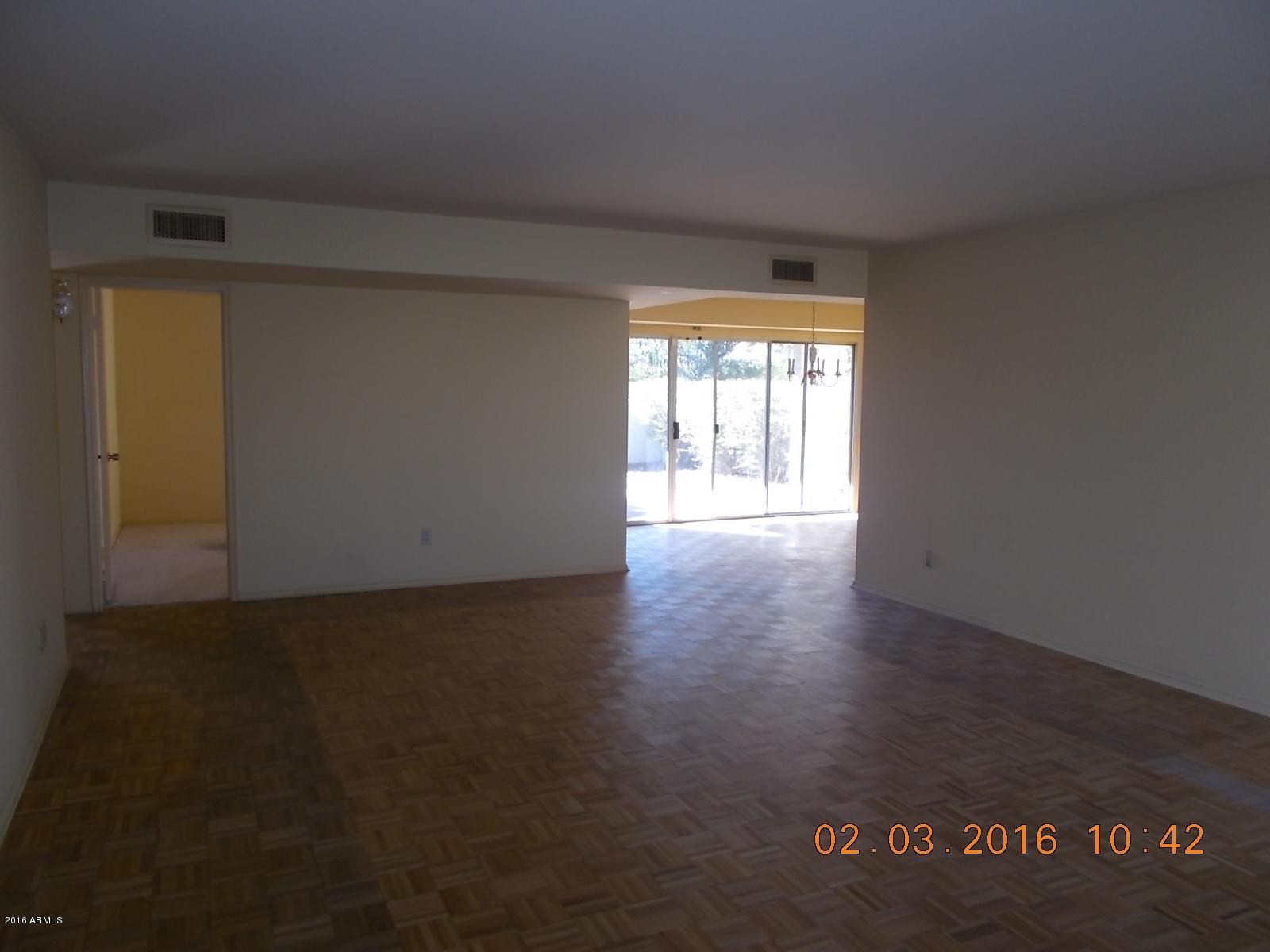 4315 East Piccadilly Road Phoenix, AZ 85018 - Photo 8 of 14 DSCN2452