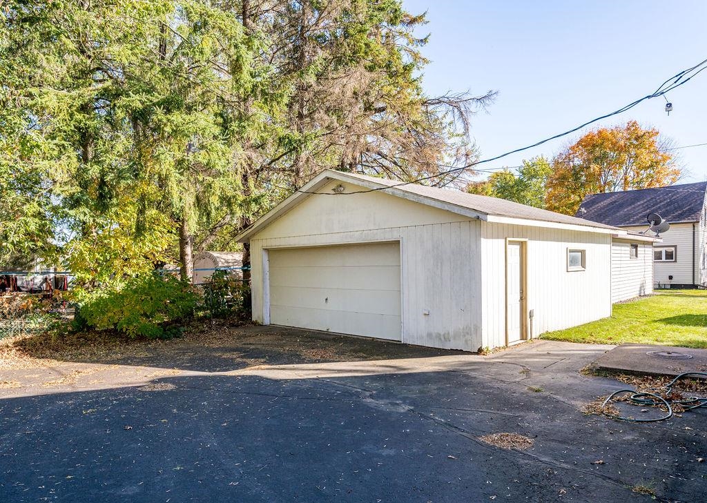 434 12th Street Cloquet, MN 55720 - Photo 20 of 22 View of detached garage