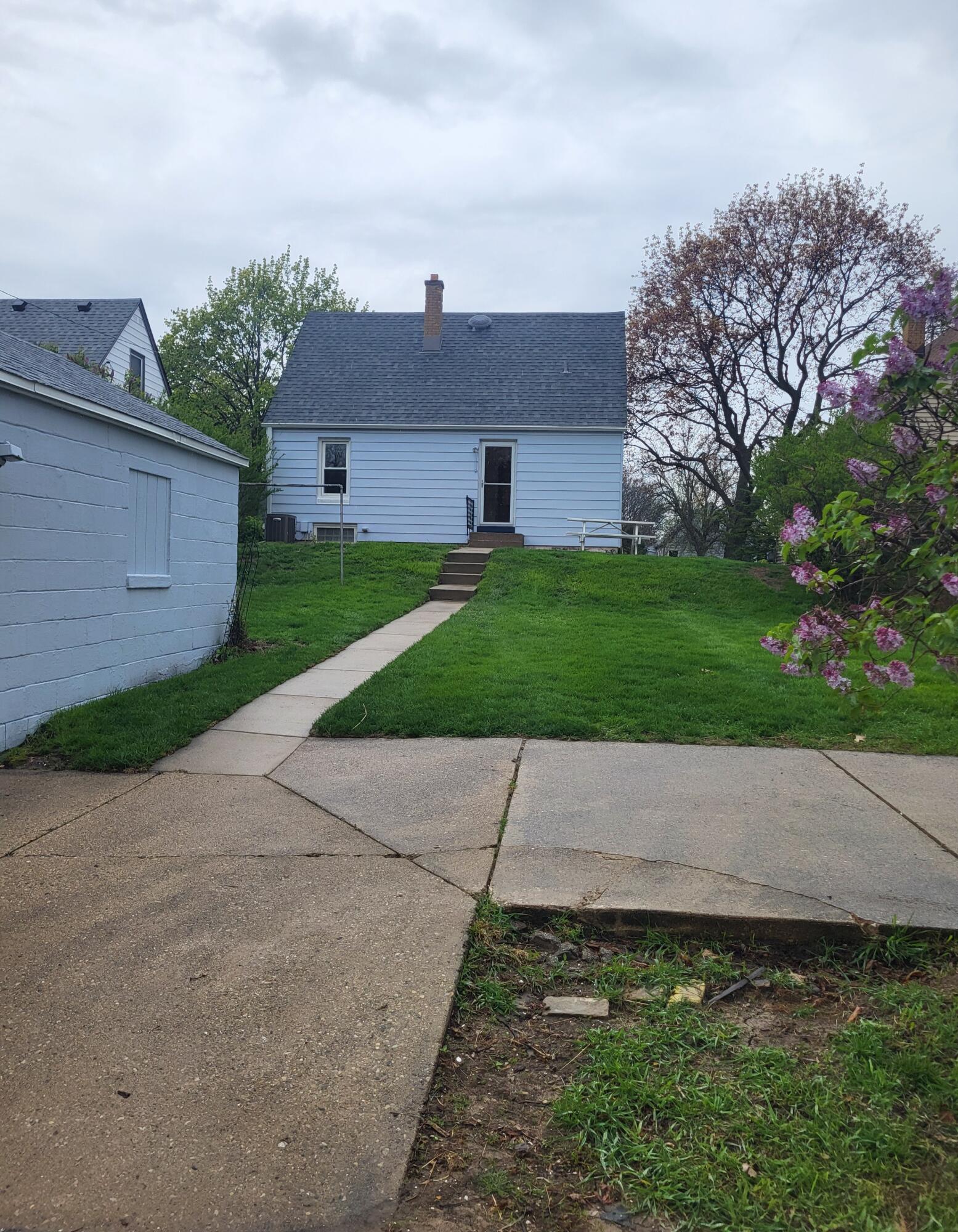 7043 Beloit Road West Allis, WI 53219 - Photo 21 of 22 20260427_112556