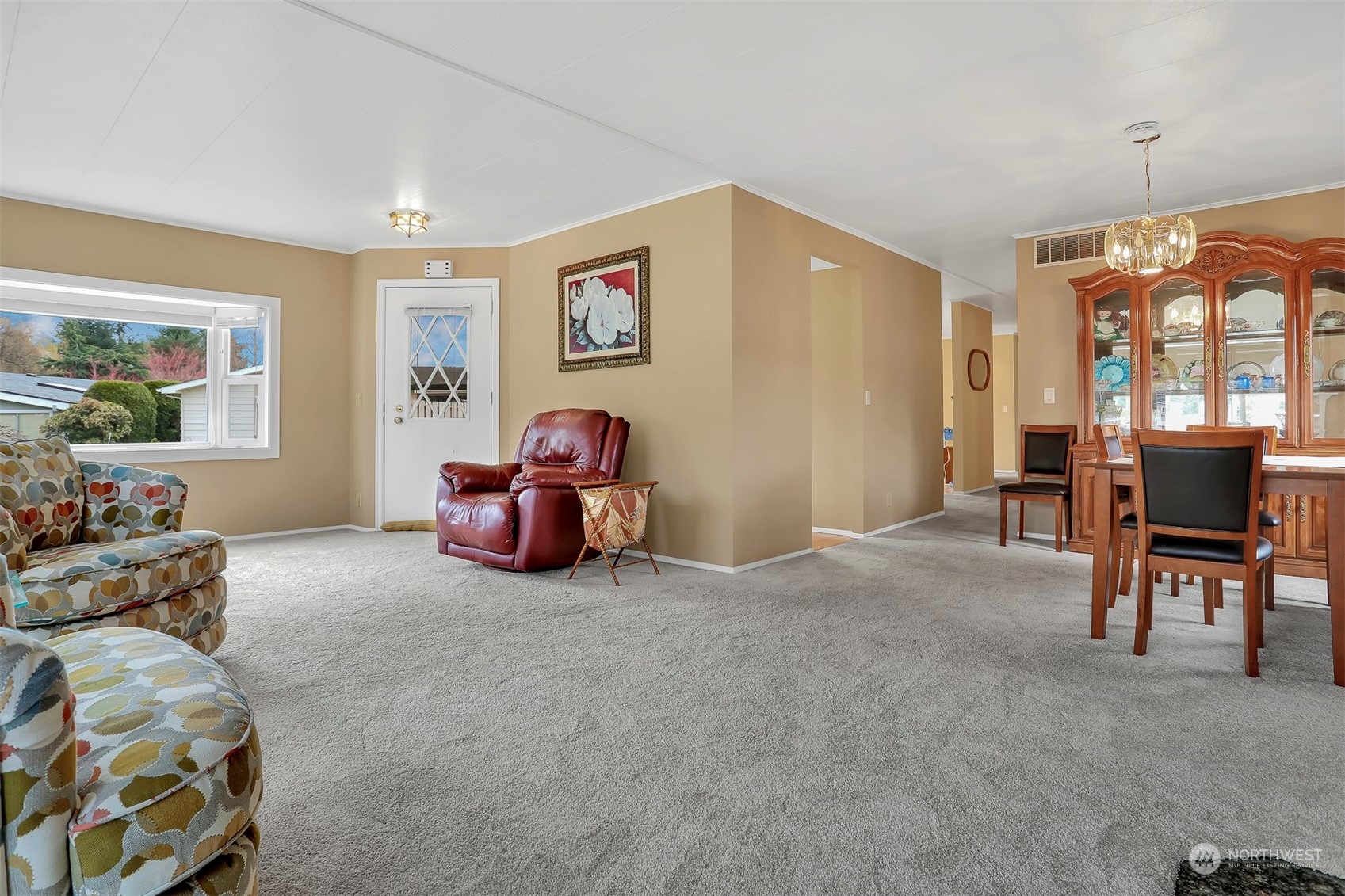 23921 Lake Drive West Bothell, WA 98021 - Photo 6 of 40 a living room with furniture
