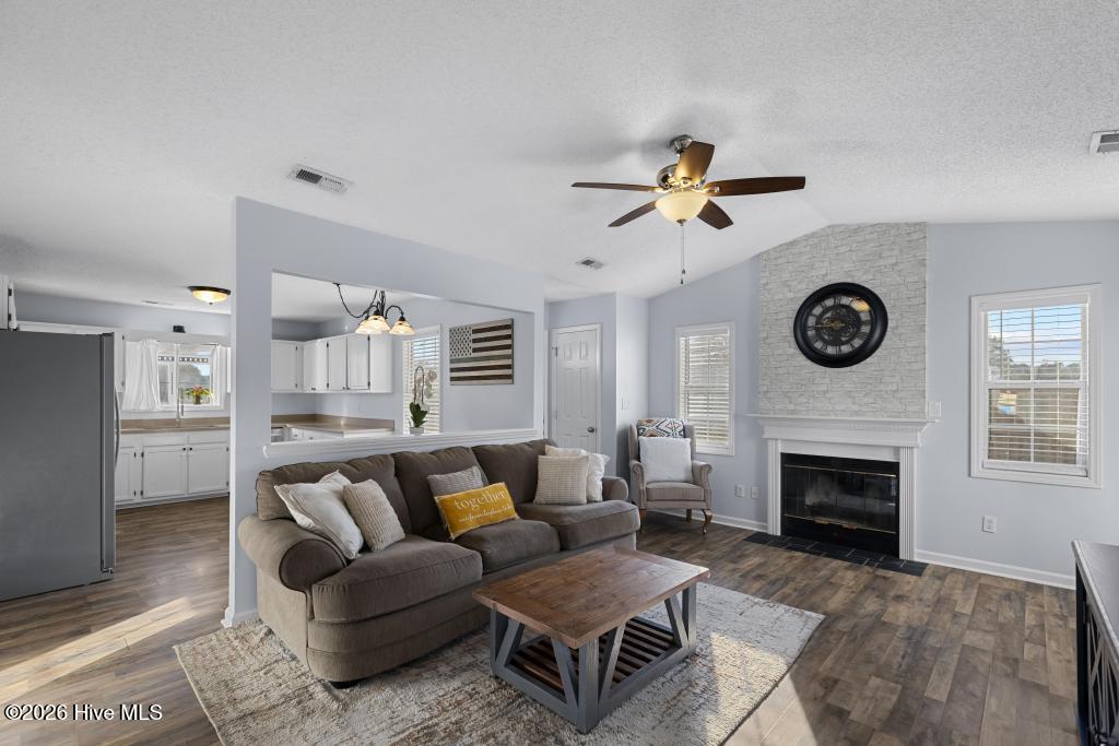 203 Inman Court Hubert, NC 28539 - Photo 5 of 40 425A2597