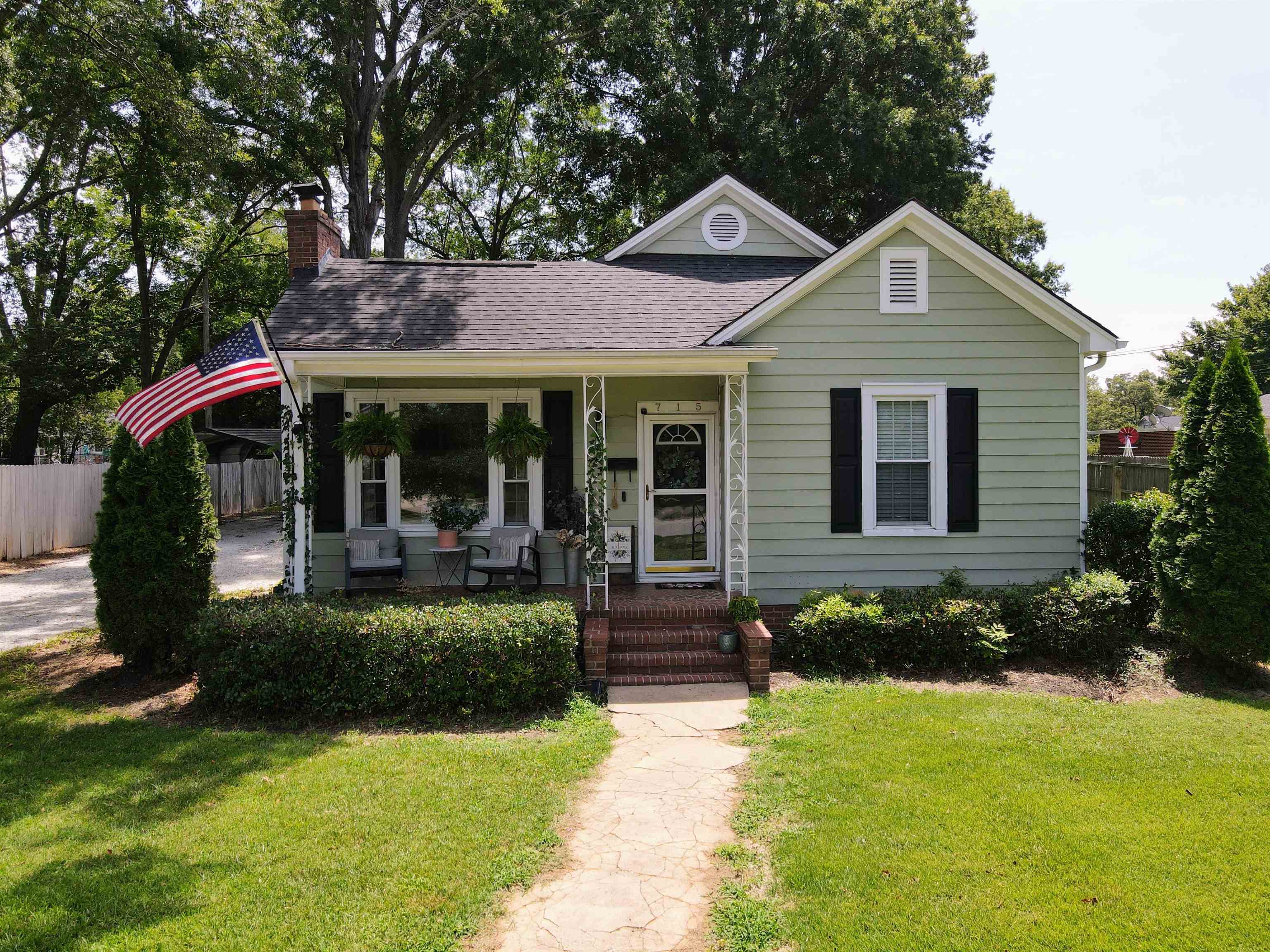 715 South Limestone Street Gaffney, SC 29340 - Photo 1 of 13 Gallery Image 1