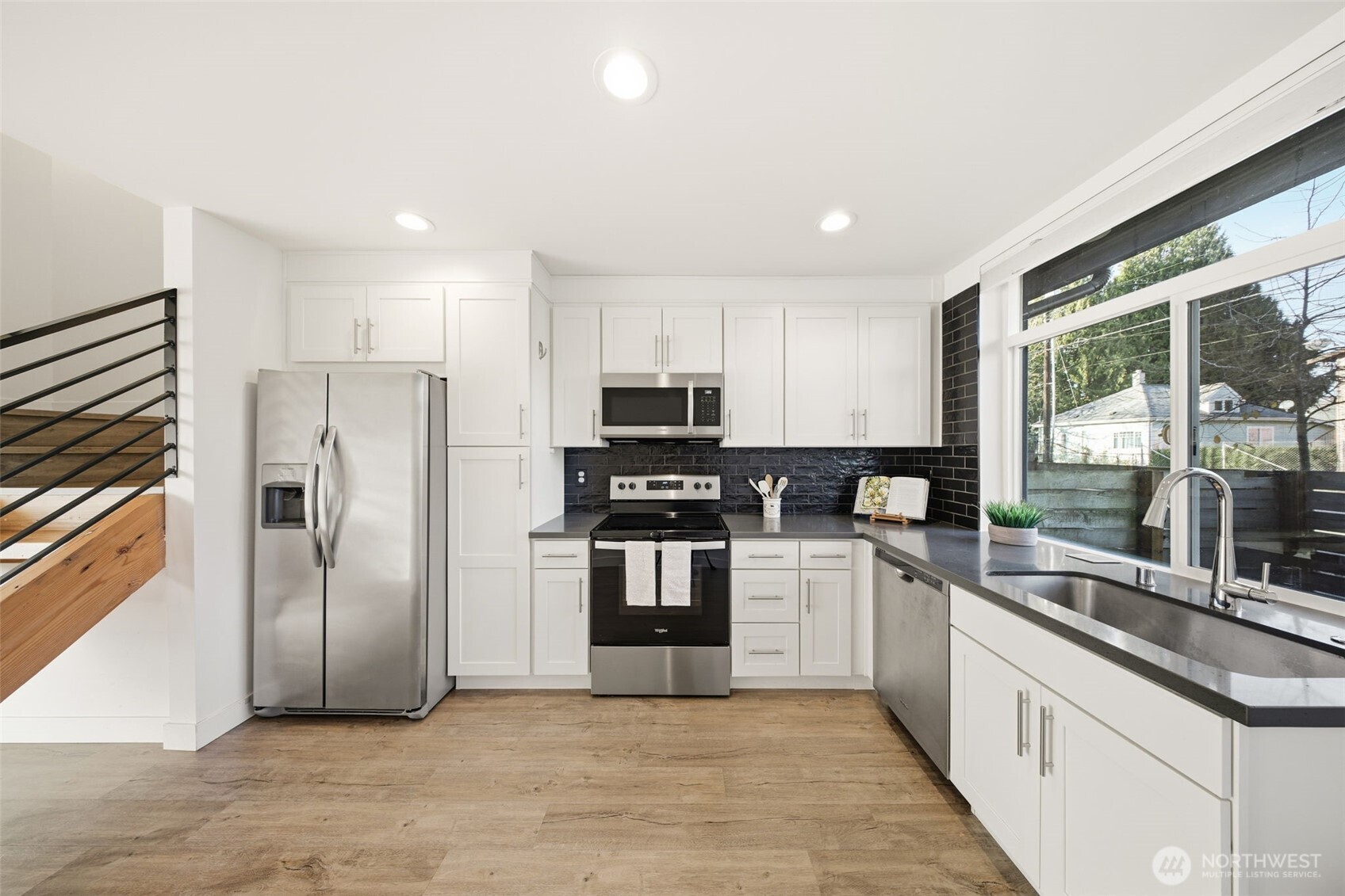 1055 South Cloverdale Street Seattle, WA 98108 - Photo 4 of 37