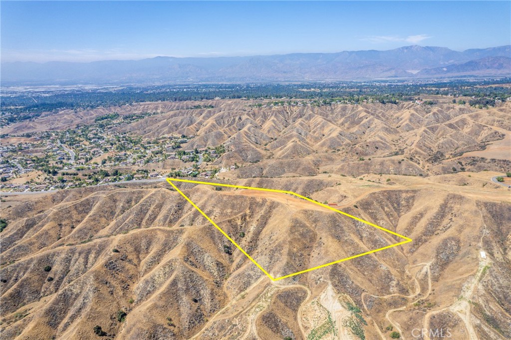 13280 Revello Road Redlands, CA 92373 - Photo 13 of 37 a view of a backyard
