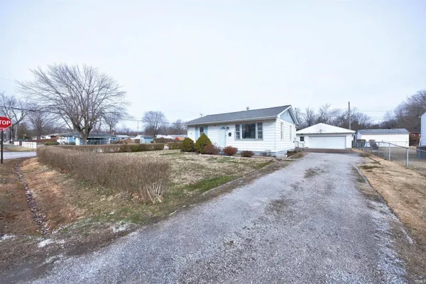 $160,000 | 4300 East Riverside Drive, Evansville, IN 47714