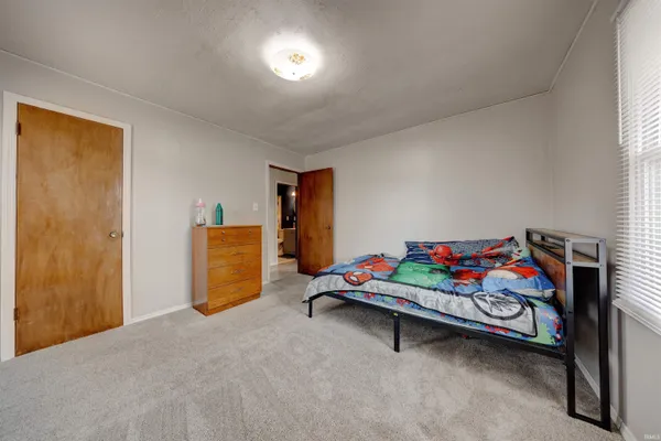 $160,000 | 4300 East Riverside Drive, Evansville, IN 47714