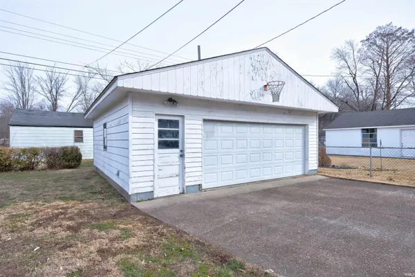 $160,000 | 4300 East Riverside Drive, Evansville, IN 47714