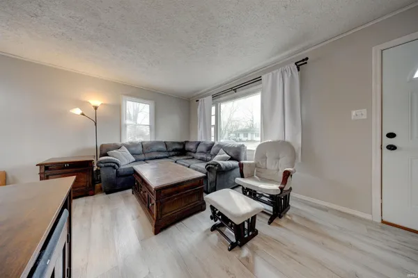 $160,000 | 4300 East Riverside Drive, Evansville, IN 47714