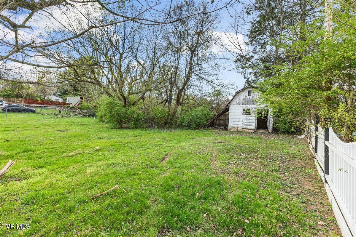 568 Old Airport Road Bristol, VA 24201 - Photo 27 of 32 23-128A0676