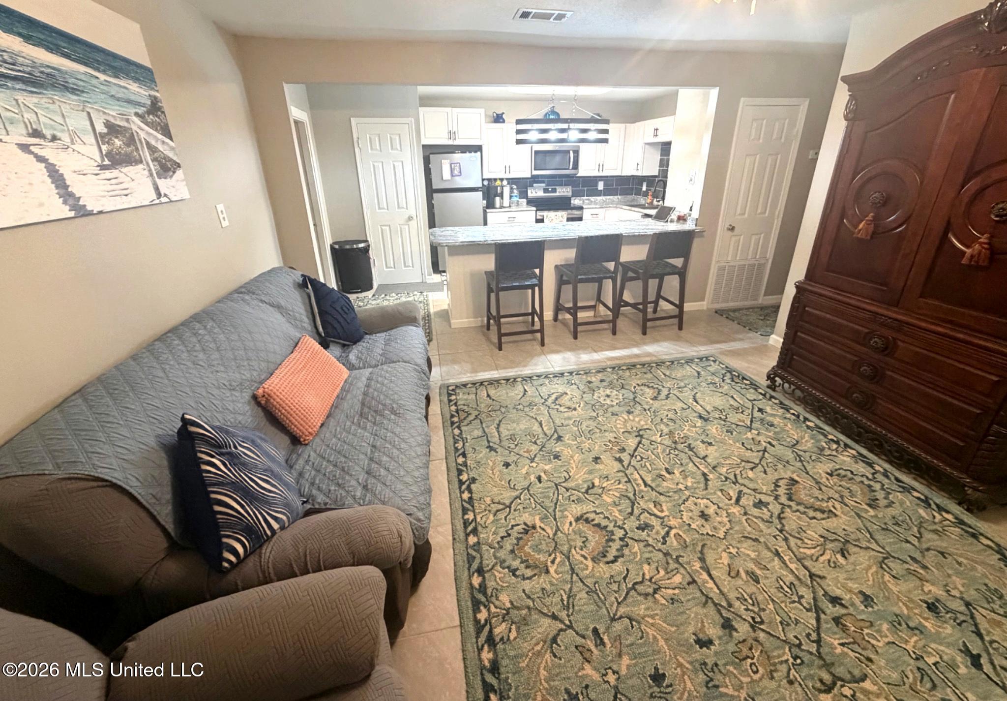 3912 Juniper Street Moss Point, MS 39563 - Photo 6 of 21 Main living room