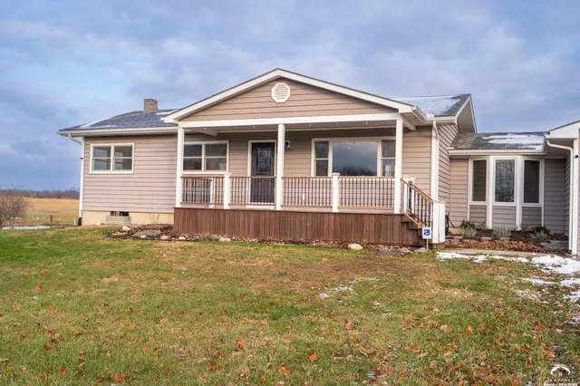 $385,000 | 72 East 1600th Road, Baldwin City, KS 66006