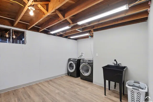 $385,000 | 72 East 1600th Road, Baldwin City, KS 66006