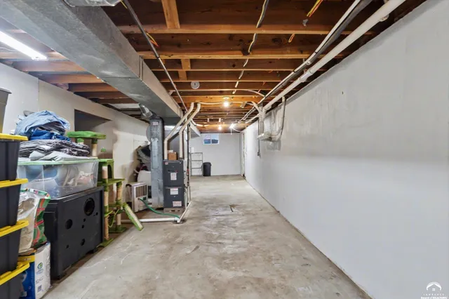 $385,000 | 72 East 1600th Road, Baldwin City, KS 66006