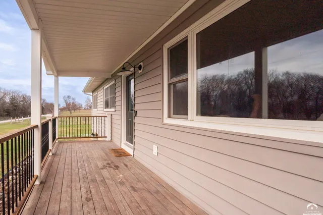 $385,000 | 72 East 1600th Road, Baldwin City, KS 66006