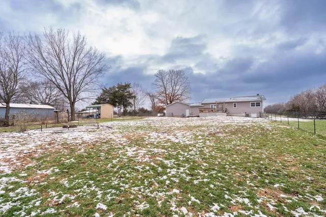 $385,000 | 72 East 1600th Road, Baldwin City, KS 66006