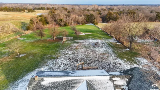 $385,000 | 72 East 1600th Road, Baldwin City, KS 66006