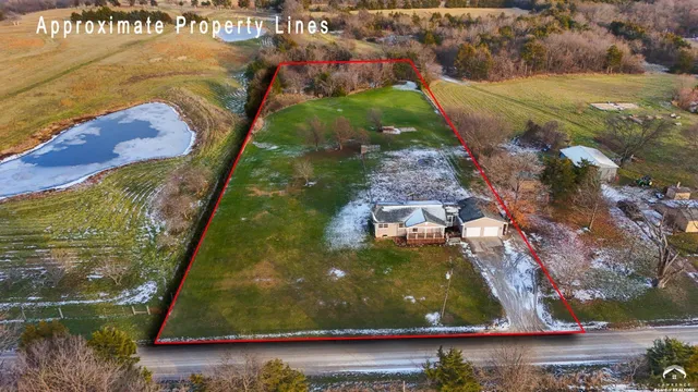 $385,000 | 72 East 1600th Road, Baldwin City, KS 66006