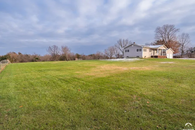 $385,000 | 72 East 1600th Road, Baldwin City, KS 66006