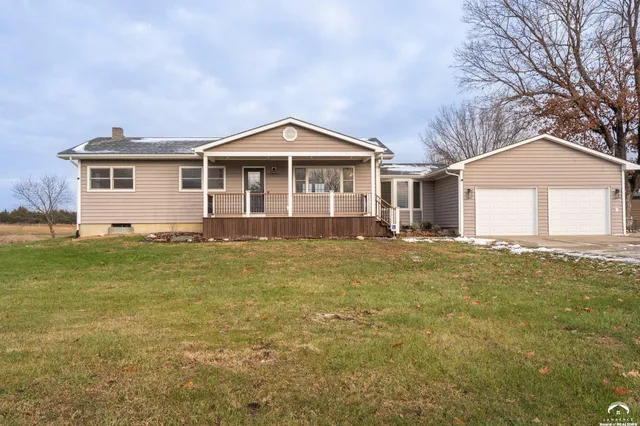 $385,000 | 72 East 1600th Road, Baldwin City, KS 66006