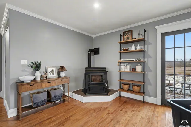 $385,000 | 72 East 1600th Road, Baldwin City, KS 66006