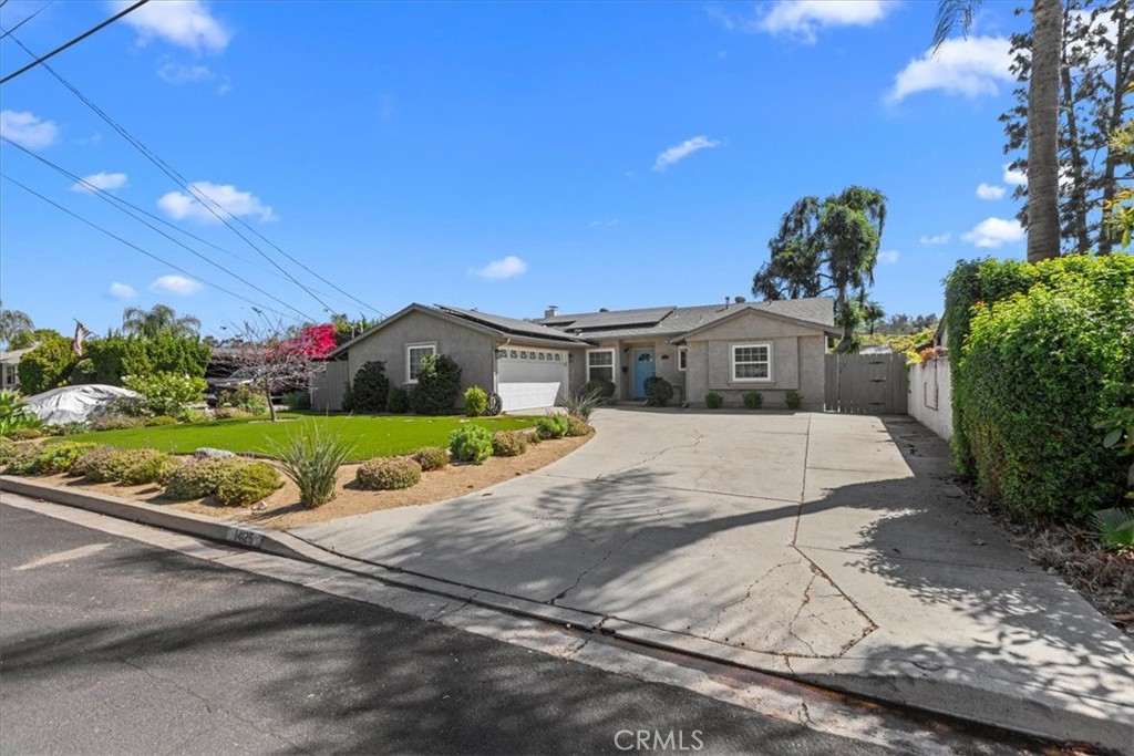 14125 Halper Road Poway, CA 92064 - Photo 4 of 36