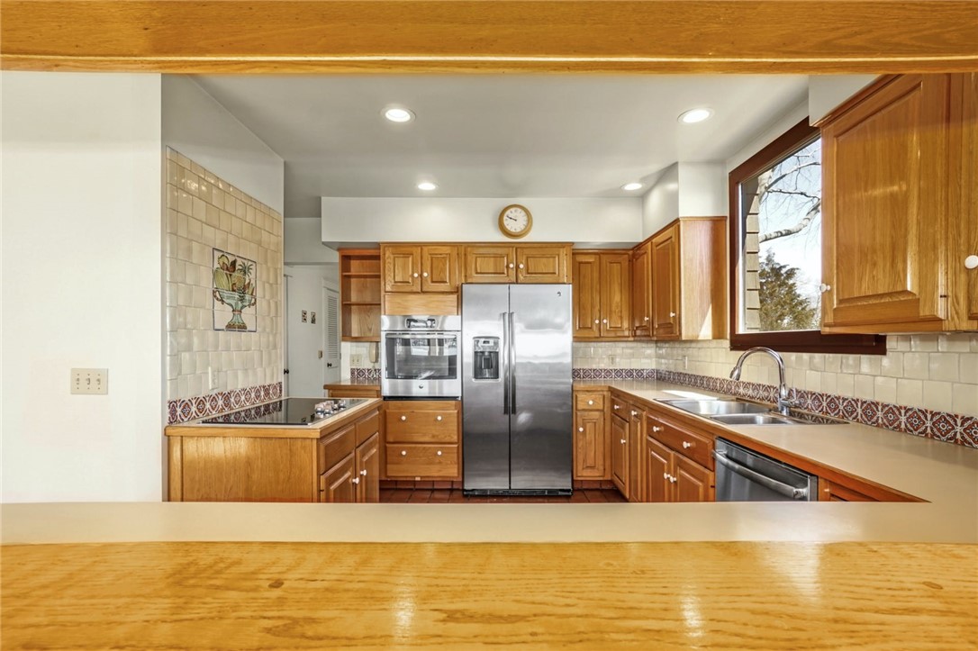 10 Emerson Road Jamestown, RI 02835 - Photo 15 of 31 Bar Stools can be situated here, so you can chat with the chef!