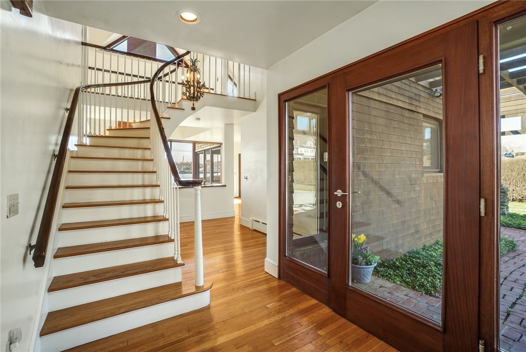 10 Emerson Road Jamestown, RI 02835 - Photo 7 of 31 Lovely Foyer!