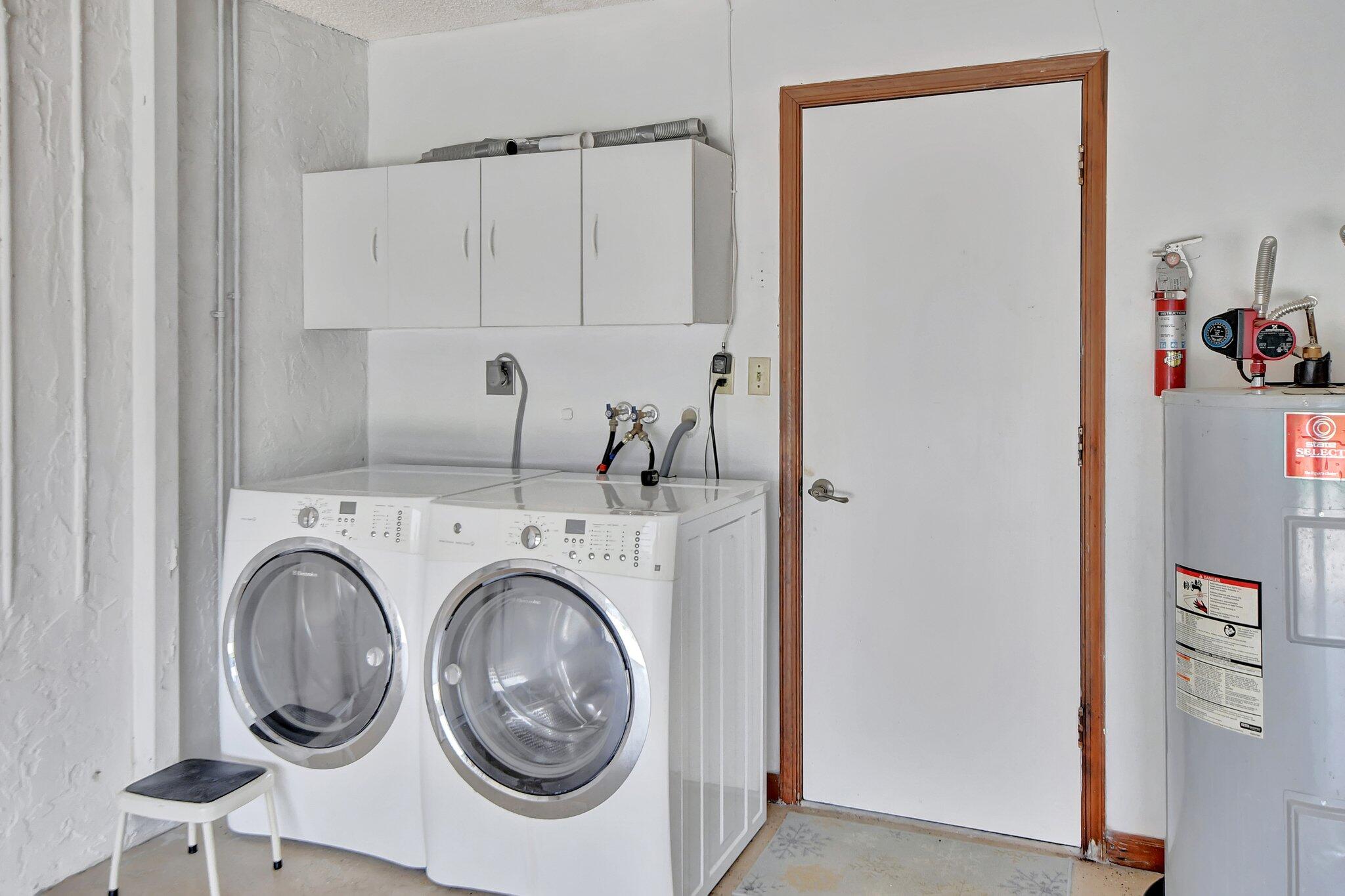 22930 Southwest 56th Avenue Boca Raton, FL 33433 - Photo 32 of 34 LAUNDRY