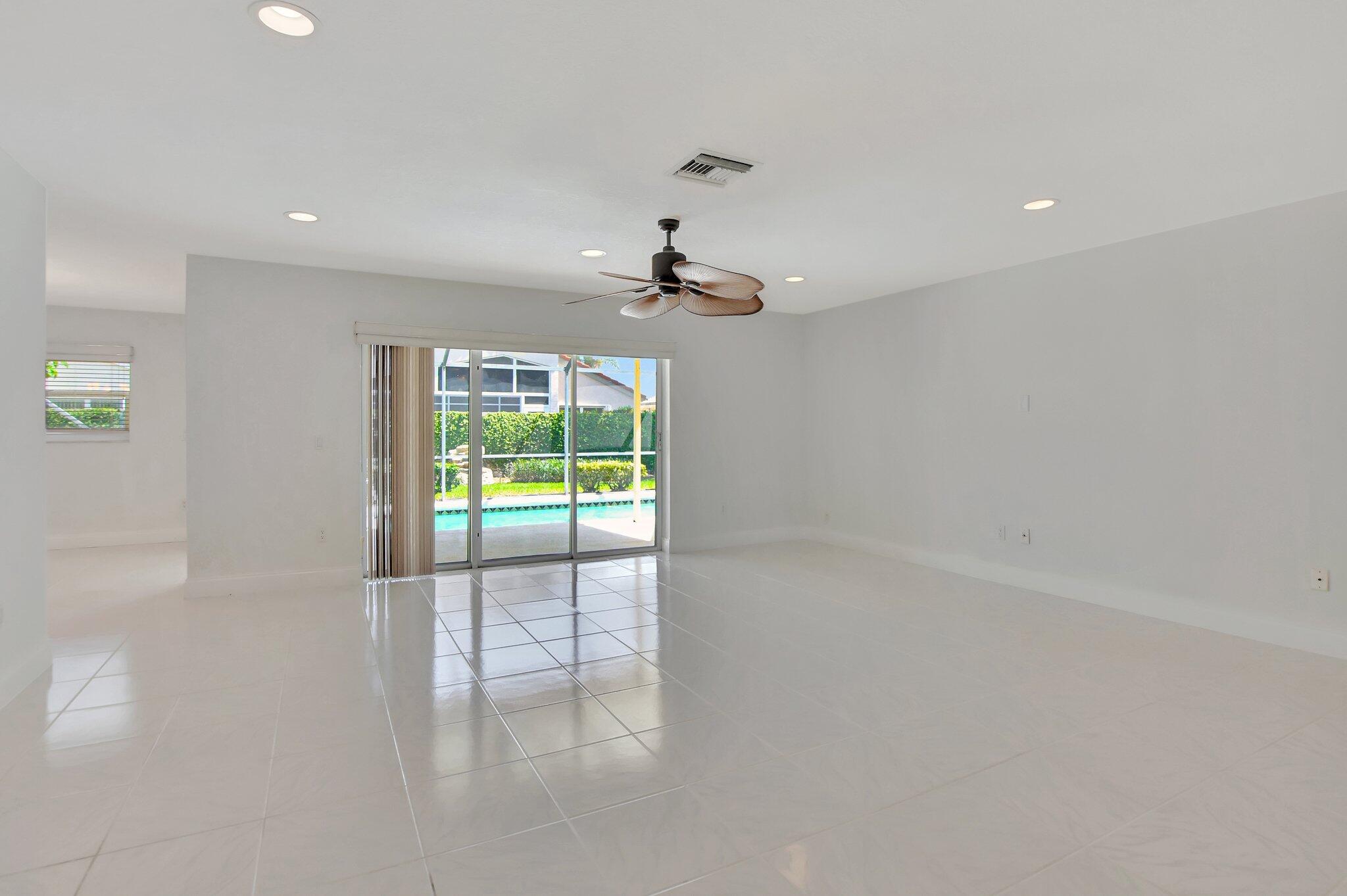 22930 Southwest 56th Avenue Boca Raton, FL 33433 - Photo 5 of 34 GREAT ROOM