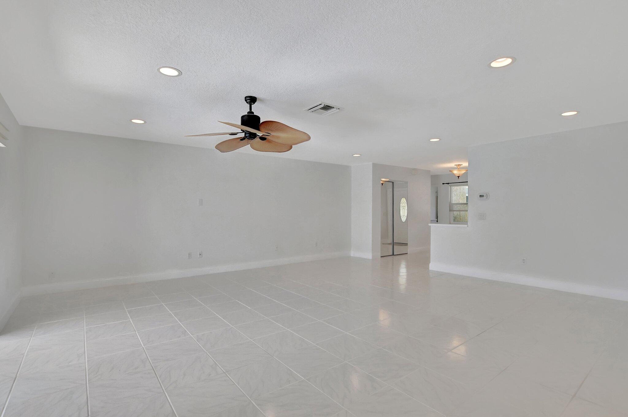 22930 Southwest 56th Avenue Boca Raton, FL 33433 - Photo 6 of 34 GREAT ROOM
