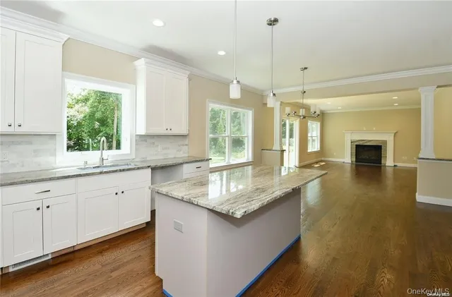 $1,249,990 | 4 Lotto Court, Lake Grove, NY 11755