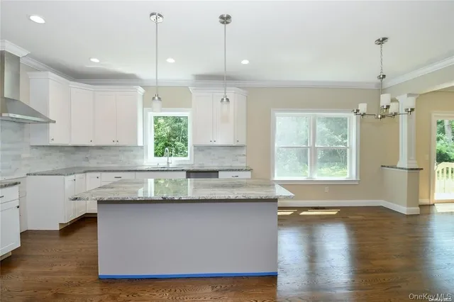 $1,249,990 | 4 Lotto Court, Lake Grove, NY 11755