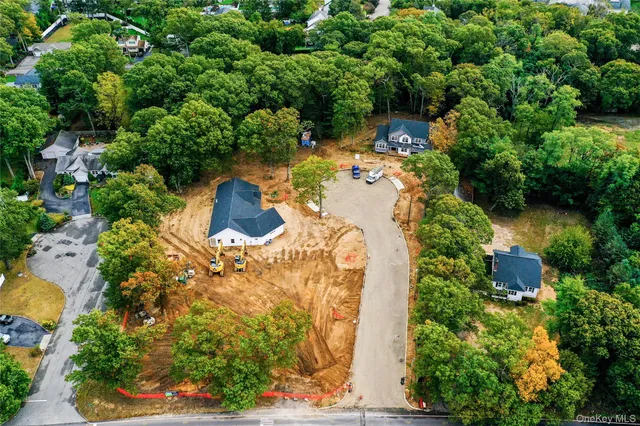 $1,249,990 | 4 Lotto Court, Lake Grove, NY 11755