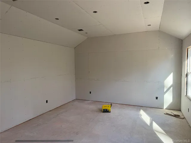 $1,249,990 | 4 Lotto Court, Lake Grove, NY 11755