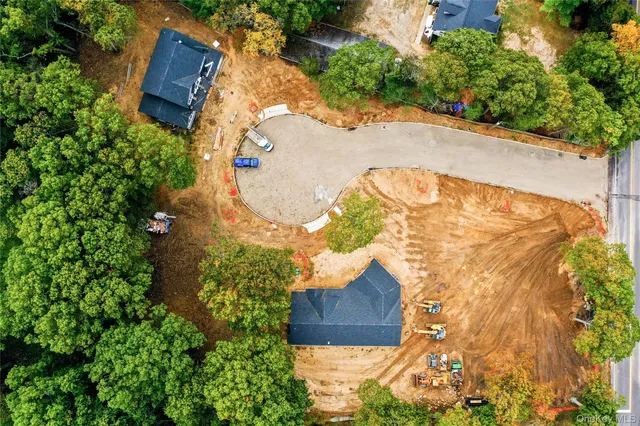 $1,249,990 | 4 Lotto Court, Lake Grove, NY 11755