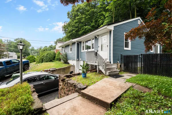 $350,000 | 33 Allen Avenue, Meriden, CT 06451